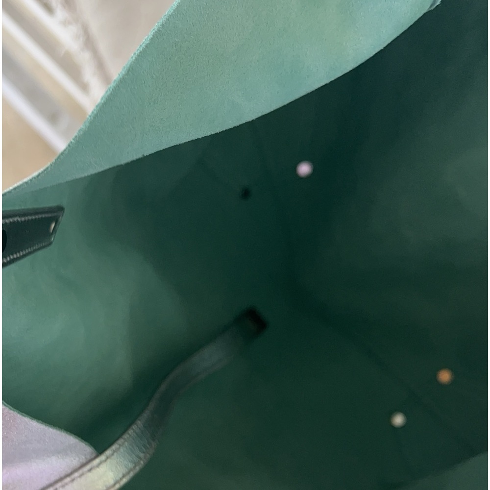 Just selling , never used, I need space